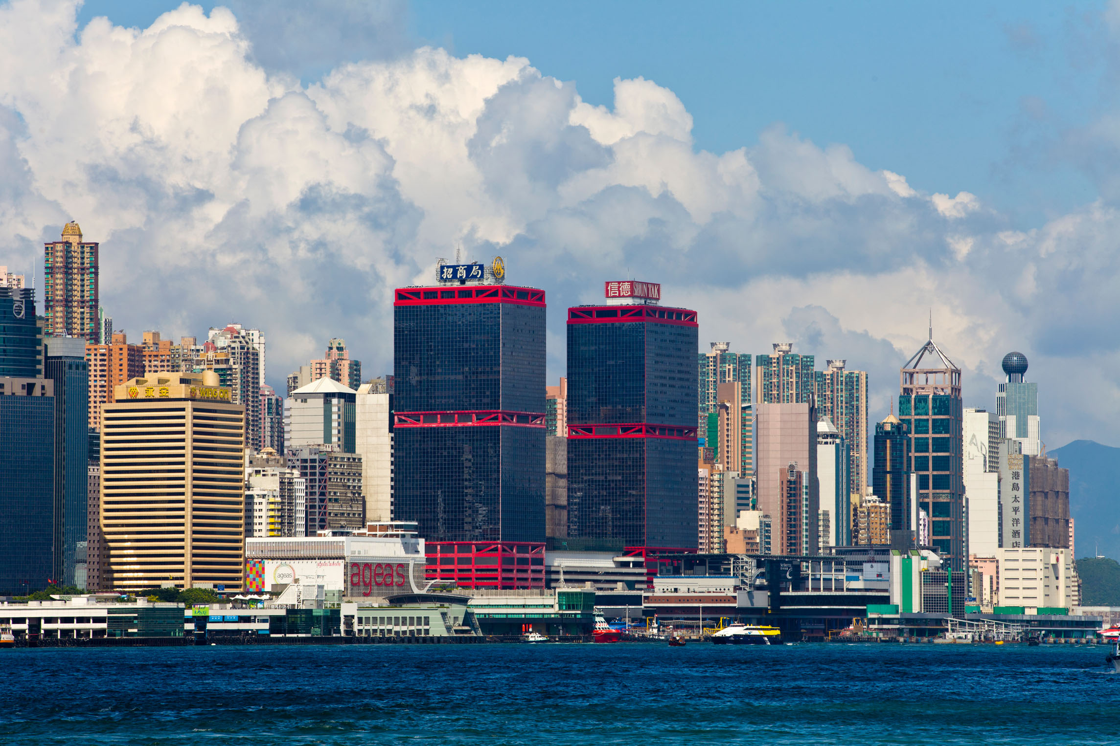 认为有以下几种原因: (一)当政者目光短小 无论是港英时代或回归以后